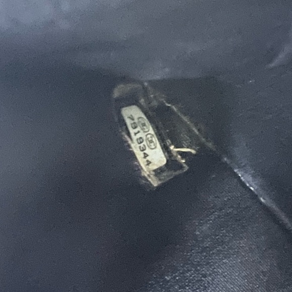 CHANEL Vintage Compact Wallet - Picture 4 of 11